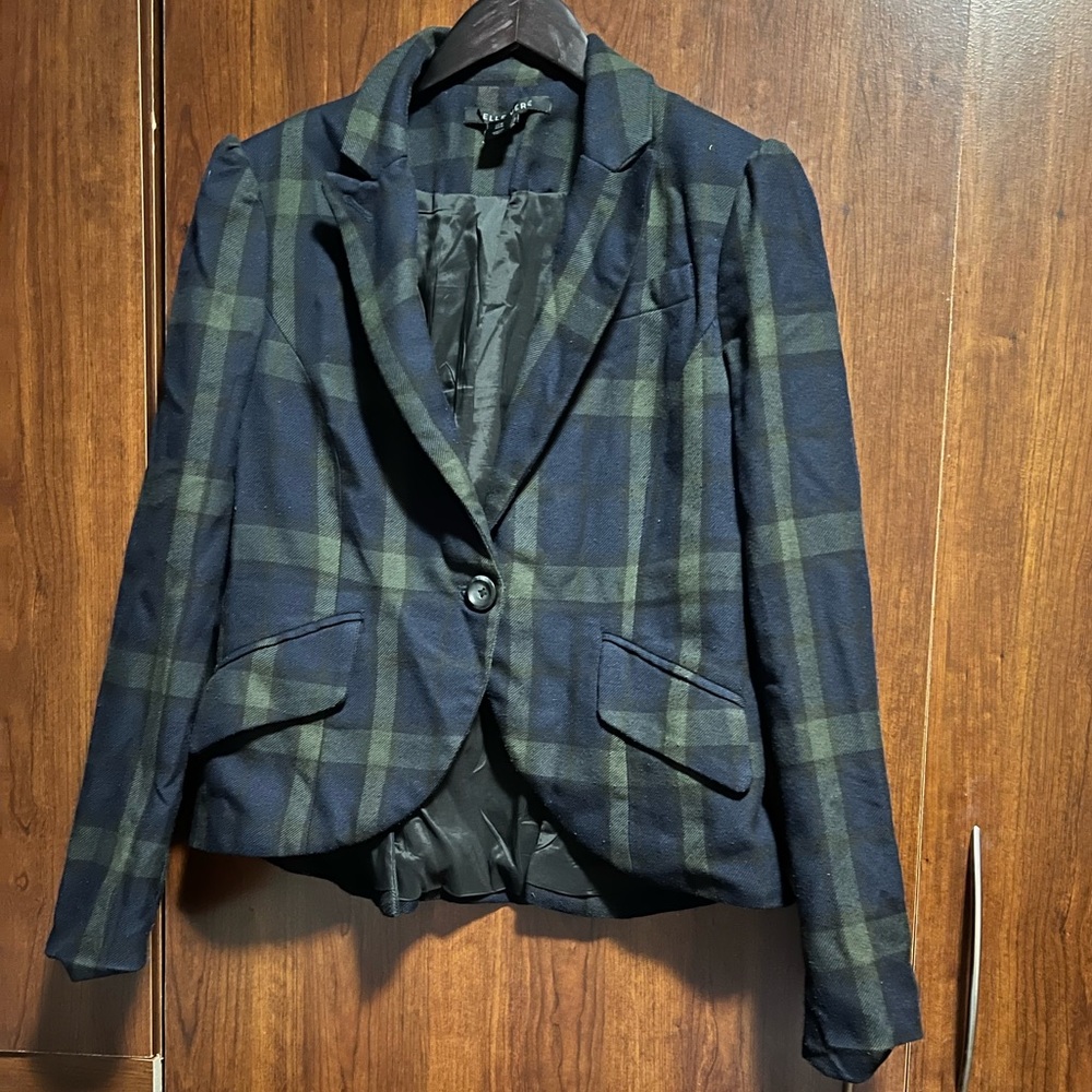 Flattering peplum blazer with puff sleeves
